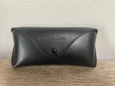 Estuche para gafas de sol Polo Ralph Lauren negro semi duro grande imitación cuero Foto 1 de 2