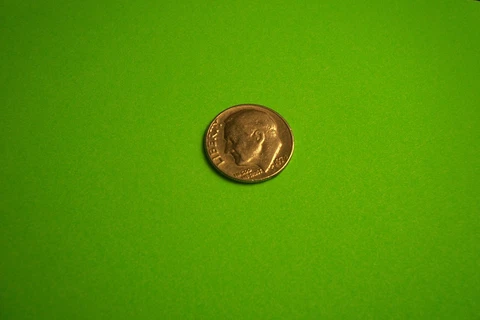 1974 DIME IN UNCIRCULATED CONDITION, LOOKS VERY GOOD, L23-184 Cover