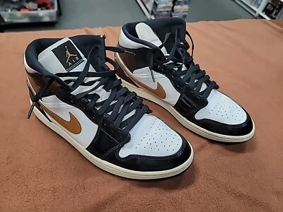 Talla 12 - Jordan 1 Mid SE Patente Negro Dorado (usado/usado) 852542-007 Foto 1 de 4