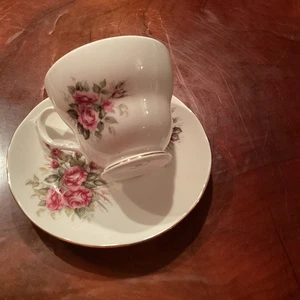 Taza de té con platillo Royal Winchester - Imagen 1 de 3