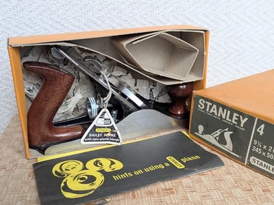 Vintage Boxed Stanley Bailey Plane Number No.4 - 9 3/4' x 2 245mm x 50mm - Image 1 of 4