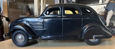 Cor-Cor Toys ca. Chrysler Airflow de aço prensado década de 1930 - Preto 17 polegadas - Imagem 1 de 4