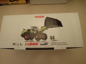 Wiking 7833 1:32 Scale Claas Torion 1812 Loader Untouched Sealed - Picture 1 of 14