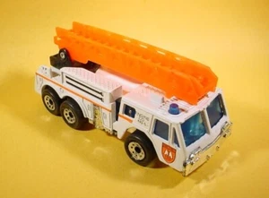 MATCHBOX WHITE EXTENDING LADDER FIRE ENGINE MB18-C26 LOOSE - Picture 1 of 2