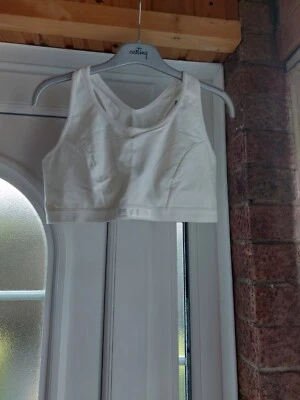 ladies sze 38D Fitness/yoga  BerleI white sports bra adjustable at back - Image 1 of 4