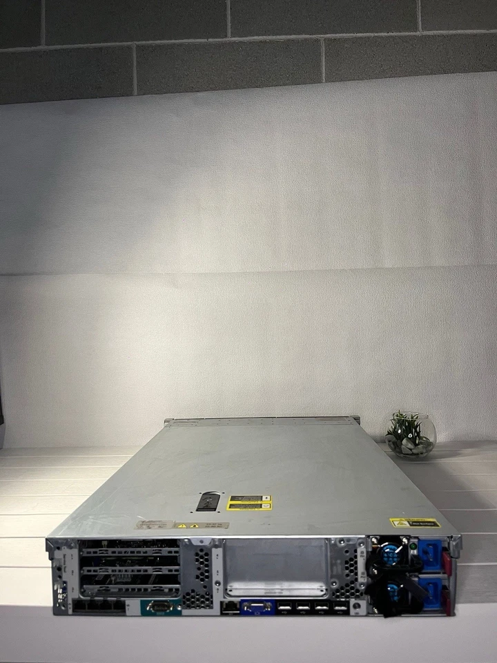 HP ProLiant DL380p Gen8 | 64GB RAM | 2× Xeon E5 | RAID P420i | 2U Rack - Immagine 1 di 2