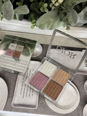 DIOR Backstage Glow Face OG Palette Highlighter 001 UNIVERSAL  (New With Box ) - Image 1 of 3