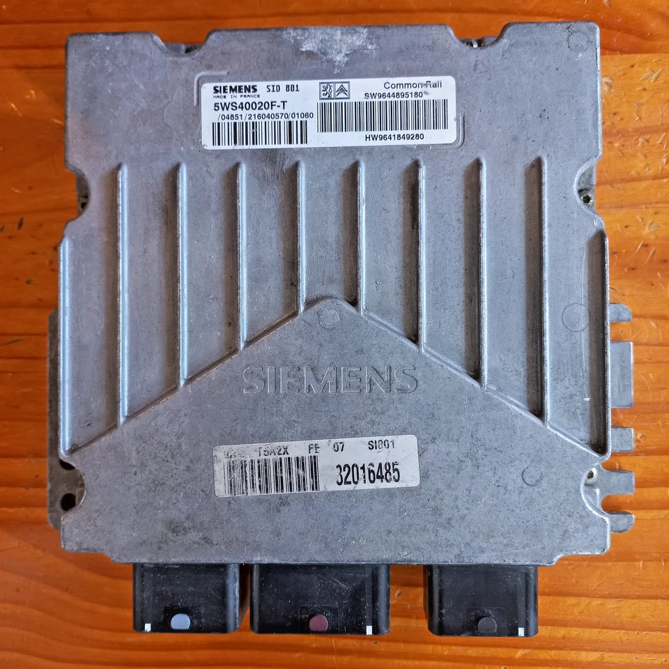 CALCULATEUR PEUGEOT 307 2.0 -DÉCODÉ- SIEMENS SID 801 5WS40020F-T / SW 9641849280 - Image 1 of 2
