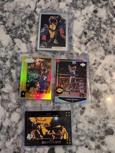 Lote de 4 tarjetas Kobe Bryant holográficas doradas y otras surtidas - Imagen 1 de 19