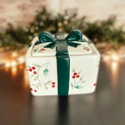 Pfaltzgraff Winterberry Candy Box Ceramic Bow Wrapped Lidded Trinket Keepsakes  - Image 1 of 4