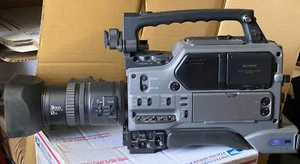 Sony DSR-250 DVCAM/miniDV Digital Video Camera with 1394 Firewire SD Camcorder - Picture 1 of 23
