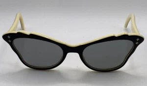 VINTAGE CAT EYE 50s SUNGLASSES UNSIGNED - Picture 1 of 17