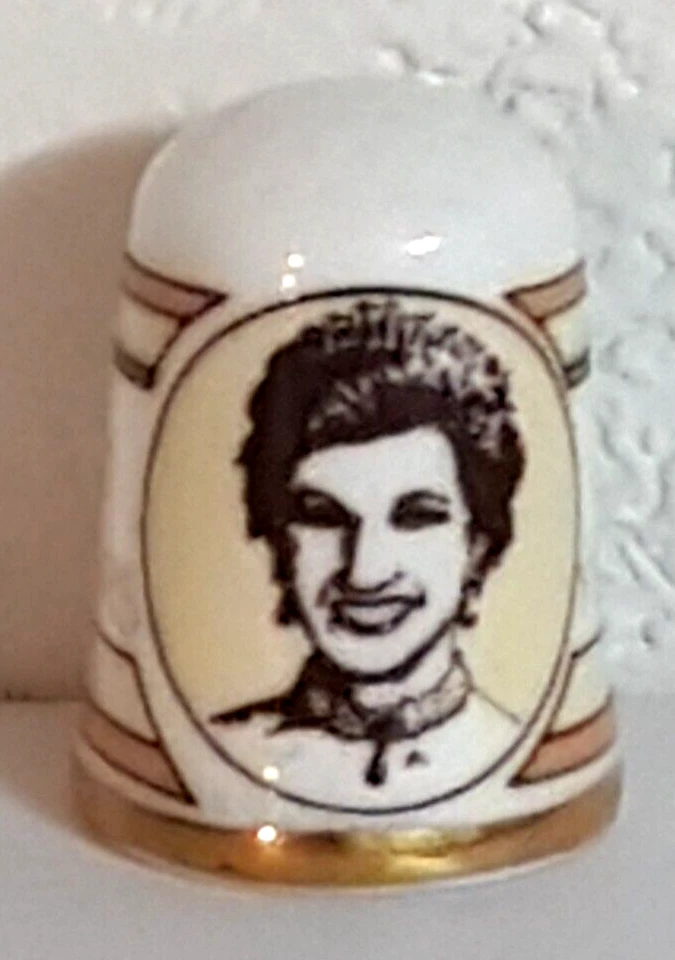 Vintage Caverswall Princess Diana 30 Years Thimble Handmade Stamp England W/box - Imagem 1 de 4