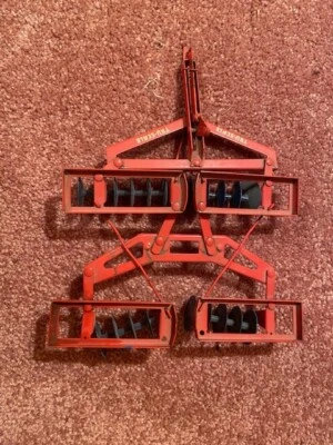 Tru Scale Red drag disk 1/16 Original Carter - Image 1 of 4