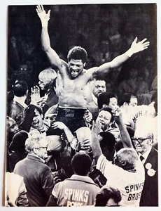 LEON SPINKS~RETRO 1978 POSTER~VTG MAGAZINE PINUP~BOXING HEAVYWEIGHT CHAMPIONSHIP - Picture 1 of 1
