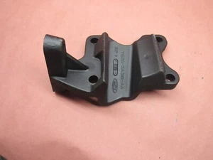 99-04 Ford F250 F350 4X4 Front Axle U Bolt Bracket Sway Bar Mount 1C34-5A316-AA - Picture 1 of 5