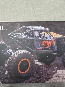 Axial AXI01002V2T2 RC Crawler 1/18 UTB18 Capra 4WD Unlimited Trail Buggy RTR Fox - Picture 1 of 4