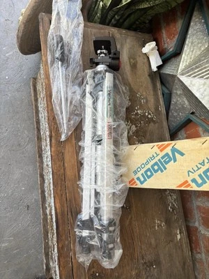 NIB Vintage Velbon Professional Grade Video Camera Tripod Model SGB-32BC Japan - Image 1 of 4