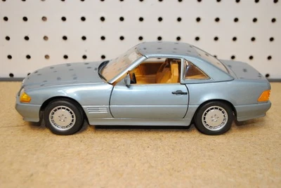 1/18 Revell 1990 Mercedes-Benz 500SL - Image 1 of 4