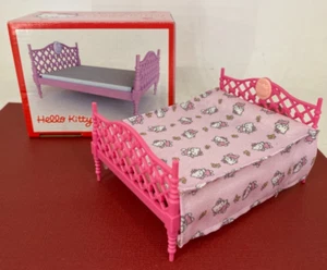Sanrio 2011 ☆ Hello Kitty ☆ Casa de muñecas/casa de muñecas - Muebles de dormitorio - Cama de 12 cm - Imagen 1 de 6