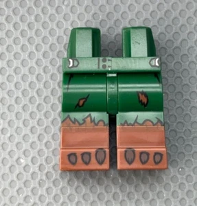 LEGO Minifigura Verde Oscuro Piernas Marrón Piel Pantalones Cortos Andrajosos Garras Hombre Lobo Monstruo - Imagen 1 de 7