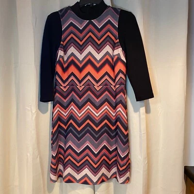 ECI RETRO MOD CHEVRON SMOCK DRESS Foto 1 de 4