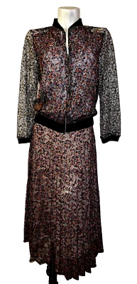 Conjunto de roupa feminina ZARA tamanho XS/S jaqueta floral de renda com zíper e saia de sobreposição de renda forrada - Imagem 1 de 4