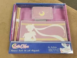Set sushi in ceramica Sailor Moon nuovo con scatola con bacchette SET CERAMICA MOLTO COOL - Foto 1 di 7