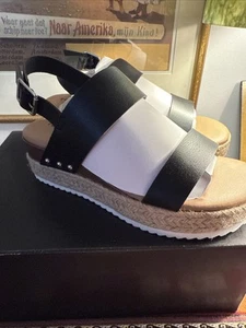 Sandalias TORRID Talla 9 4W Correa Negra Esp FORMA PLANA - Imagen 1 de 7