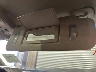GMC YUKON XL 1500 2015-2020 RIGHT SUN VISOR - Изображение 1 из 4