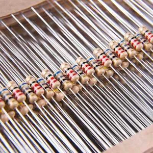 Resistenze Strato Carbone 0,25W 5%, 10 Ohm - 1MOhm, 5 - 20 Pezzi Resistenza - Foto 1 di 3