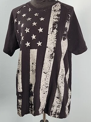 Patriotic Distressed Wash Flag Shirt Quilted Giraffe XL Short Sleeve Mens Tshirt - Image 1 of 4