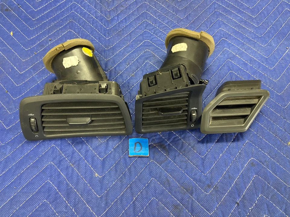2004-2007 Volvo S60R S60 V70R Dash Vents HVAC AC Heat Air Vent OEM #2873M - Image 1 of 4