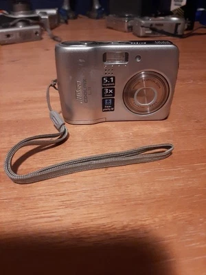 Nikon Coolpix L3 Digital Camera Silver 5.1 MP 3x Zoom Tested - Image 1 of 3