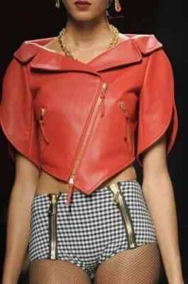 Chaqueta corta de motociclista de cuero real roja hecha a mano abrigo de moto de cuero de vaca con cremallera para mujer Foto 1 de 4