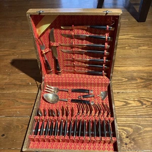 Juego de cubiertos Estate Find acabado latón y cuerno comedor cuchillos tenedores cucharas servir - Imagen 1 de 15
