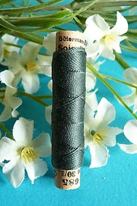 690B/ Superb Silk Thread Spool Gutermann Halma "Bottle Green" No. 685 - Picture 1 of 2