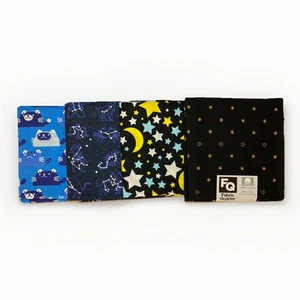 Tessuto Quarto Cotone Trapuntino Astrologia Stelle Nero Blu Gatti 18” x 21” Lotto 4pz - Foto 1 di 5