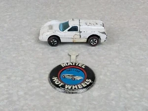 HOT WHEELS REDLINE 1967 FORD J CAR WHITE W/ BUTTON BADGE - Foto 1 di 10