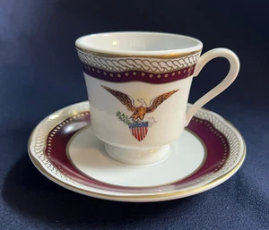 WOODMERE - "Abraham Lincoln" Footed Tea Cup & Saucer With Box - Picture 1 of 7
