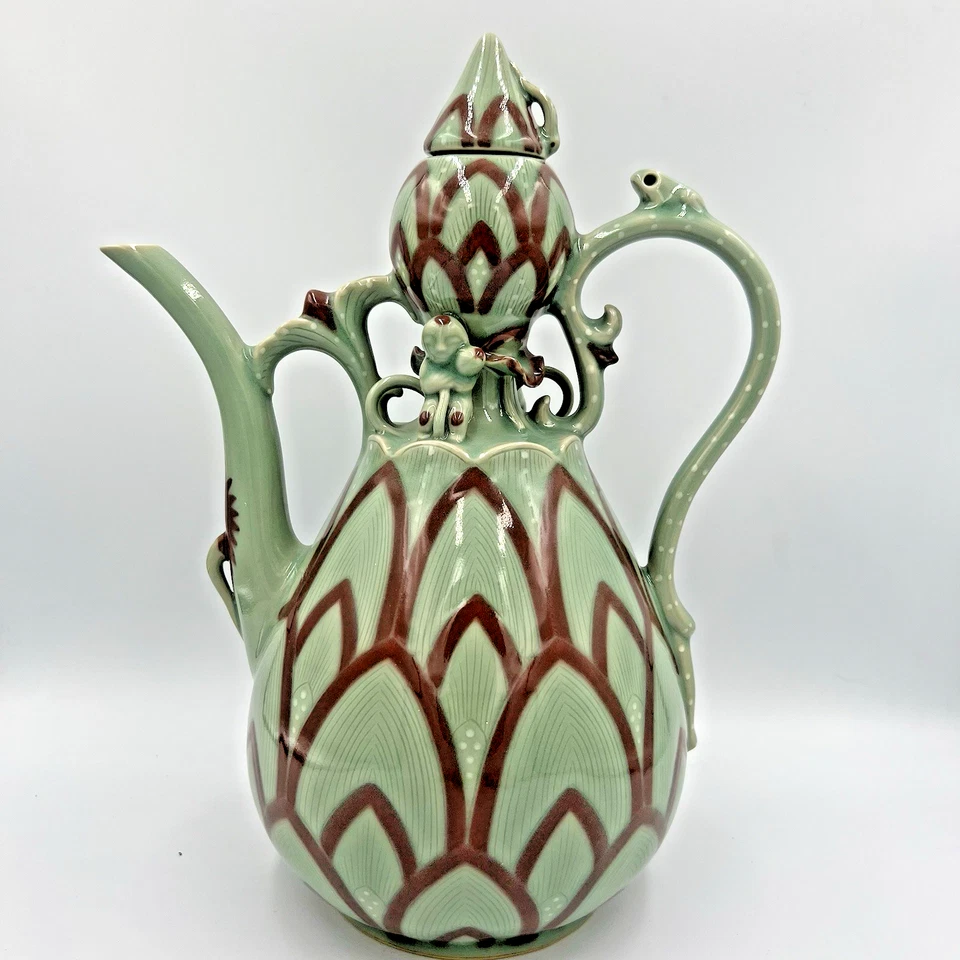 Tetera coreana grande de 12,5" Celadon pétalos de loto verde hecha a mano de colección Foto 1 de 4