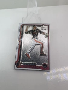 2025 Topps Series One Gunnar Henderson Pin Super Box Baltimore Orioles - Picture 1 of 2