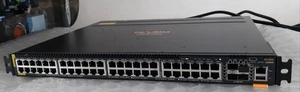 HPE Aruba JL661A 6300M 48-Port PoE+ 4-Port 4P 50G SFP Switch w/ Cords+PSU+Ears - Afbeelding 1 van 8