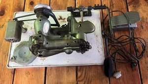 USA Blindstichmaschine Corp USA Model A 78 Nähmaschine - Bild 1 von 17