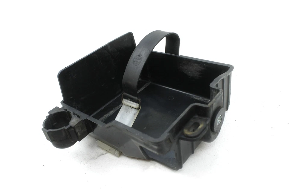 YAMAHA XJ750 XJ750M XJ750R REAR BACK TAIL UNDERTAIL BATTERY TRAY PLASTIC - Image 1 of 4