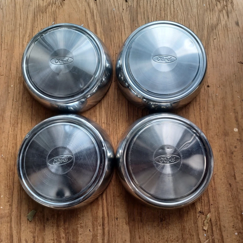 Ford Econoline E250 E350 16" Juego de 4 tapas de plato para perros, 1992-2007 parte # F2UA-1130UA Foto 1 de 4