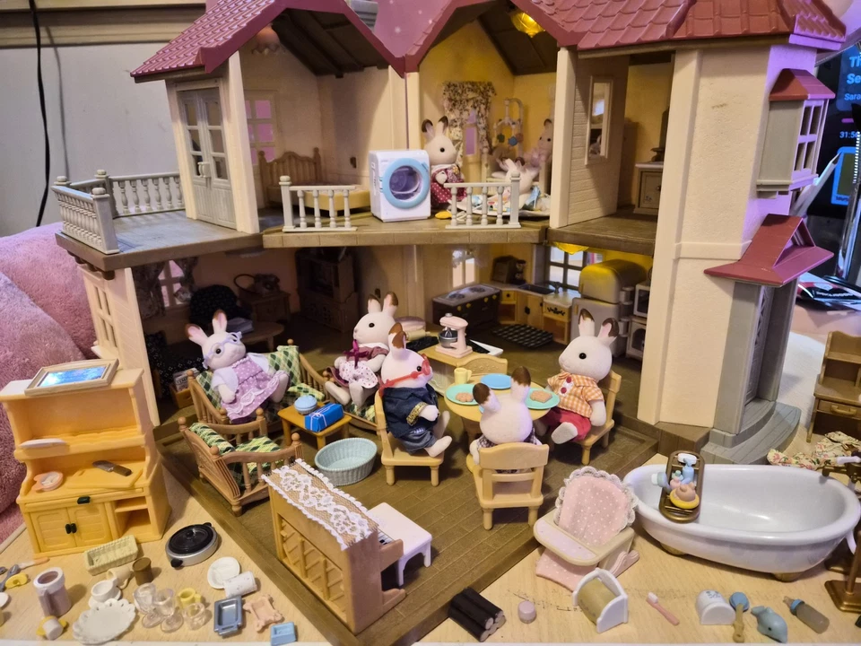 Calico Critter Red Roof Home Accessories Sylvanian Families Lot Read Description - Image 1 of 4