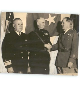 Foto de prensa militar del almirante SENN general Myers y el coronel SWEENEY 1935 - Imagen 1 de 2