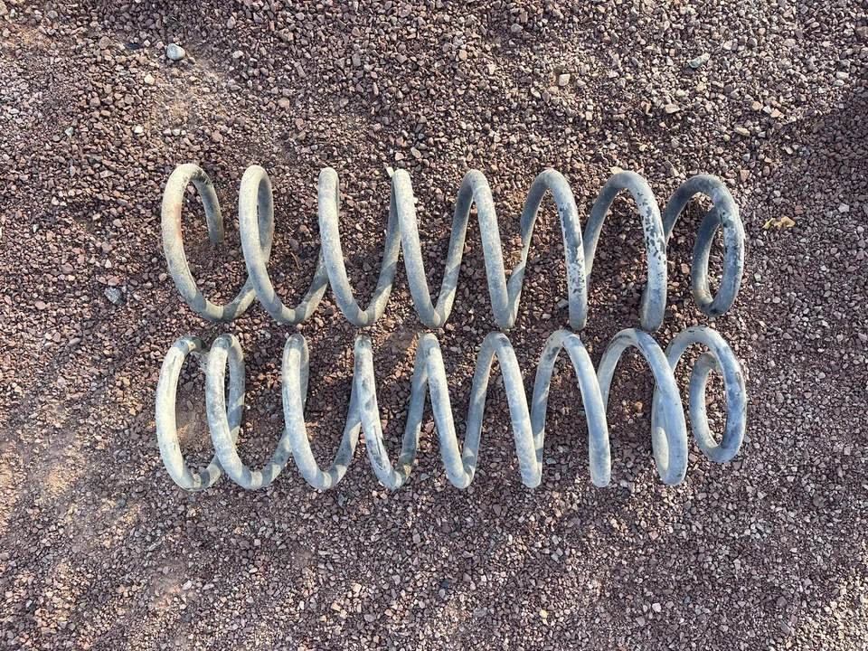 Jeep Cherokee Comanche 1984-94 AMC resortes delanteros 4x4 Foto 1 de 1