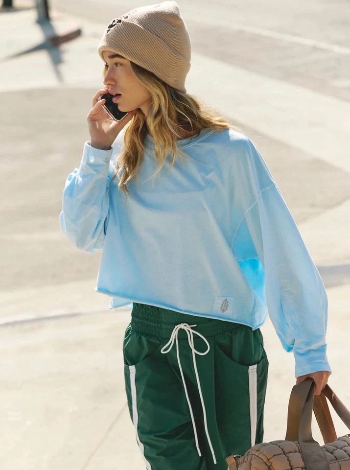 Camiseta azul claro Free People Movement Inspire Layer manga larga Athlesuire Foto 1 de 4